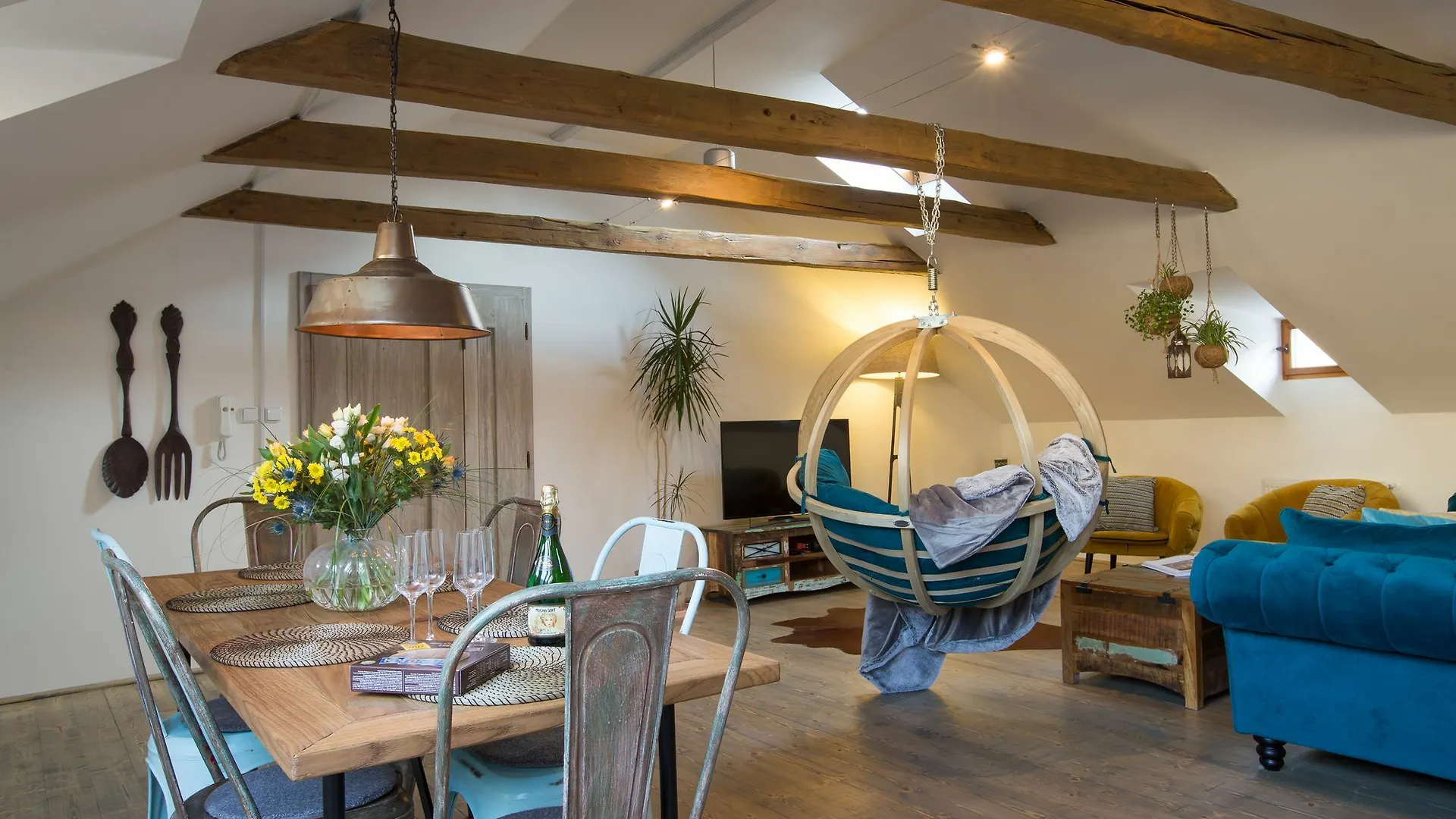 Apartment Gigantic Boho Chic 3 Bedroom 3 Bathroom Loft With Hanging Chair Prague