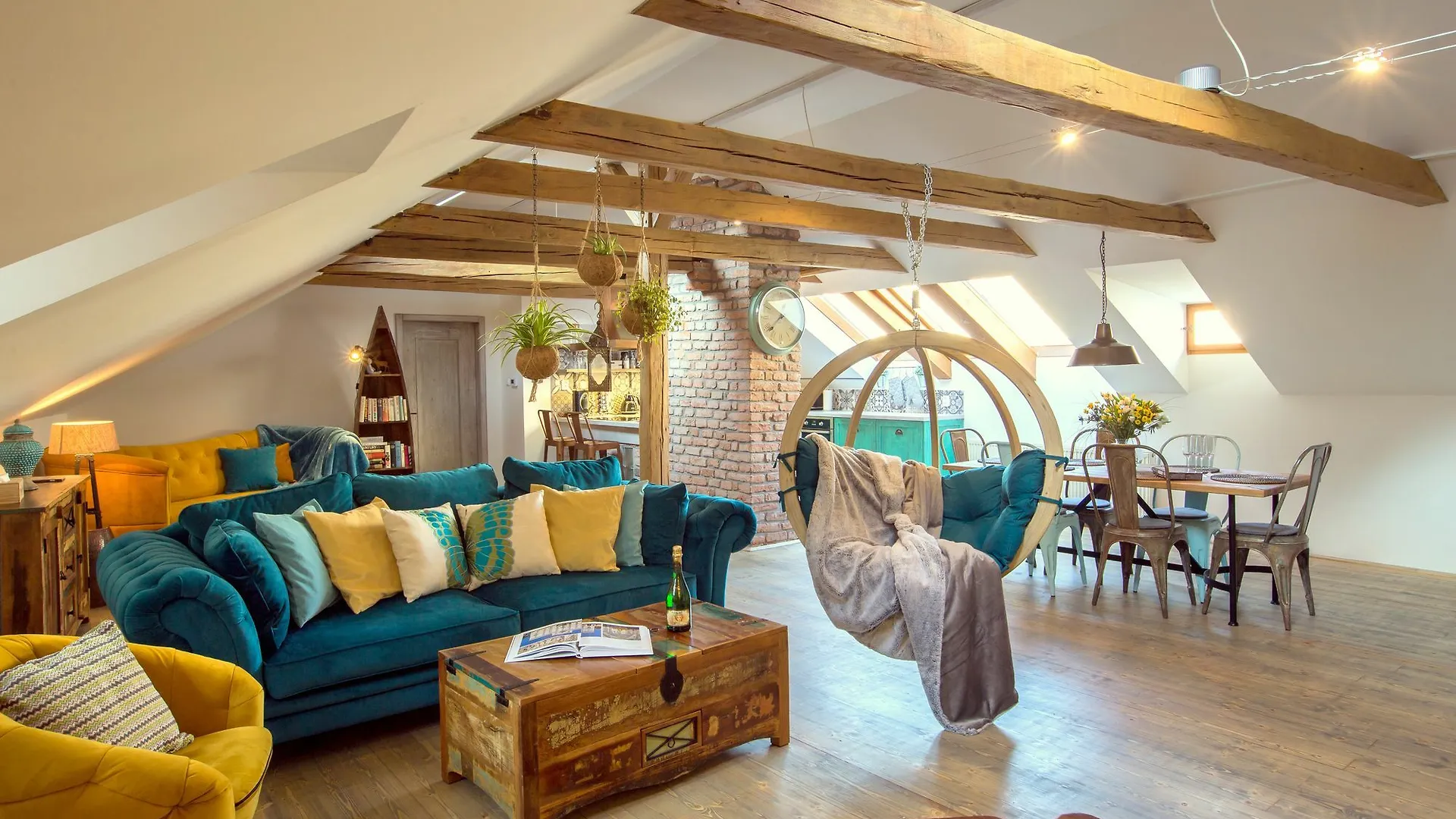 Gigantic Boho Chic 3 Bedroom 3 Bathroom Loft With Hanging Chair Prague 0*,
